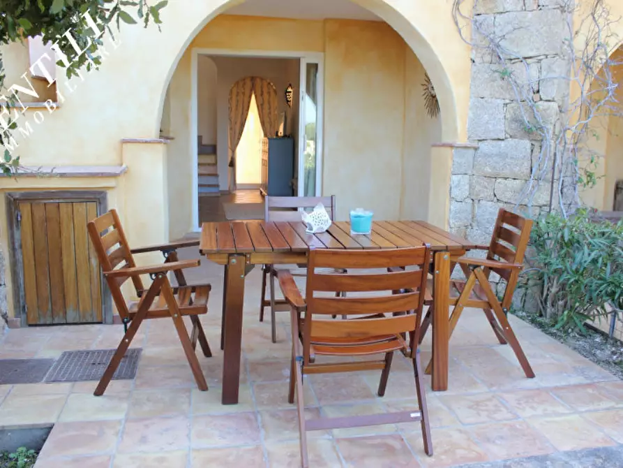 Immagine 18 di Villetta a schiera in vendita  in Cala dei Ginepri a Arzachena