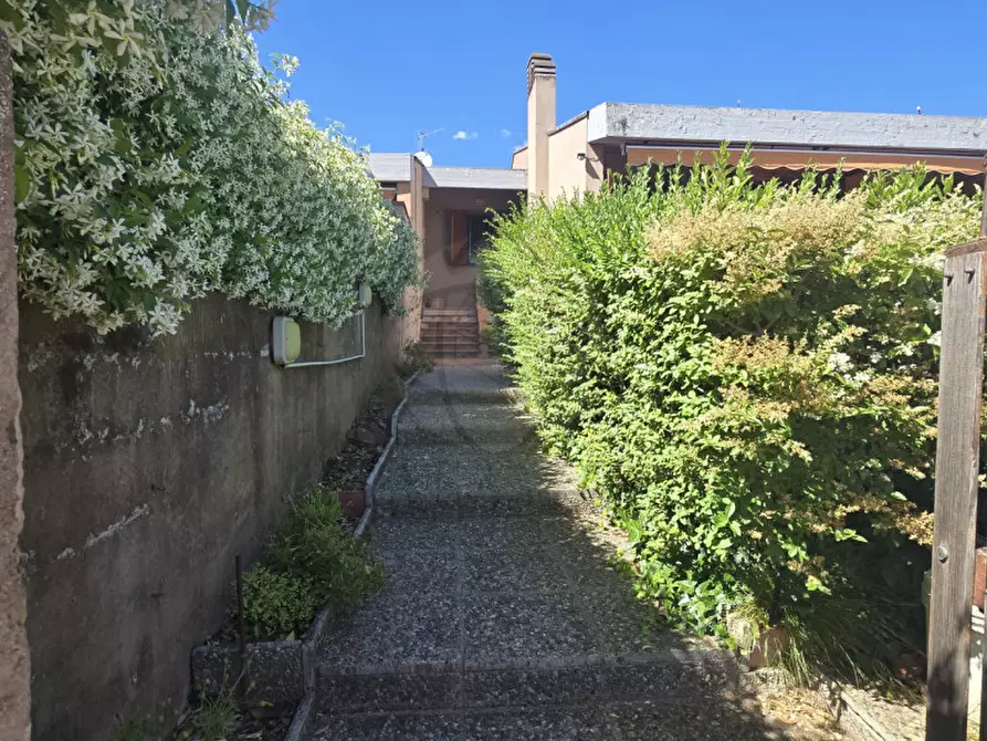 Immagine 25 di Villetta a schiera in vendita  in Via Gaetano Donizetti a Terni