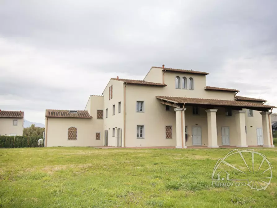 Immagine 1 di Rustico / casale in vendita  in Via Per le Case Nuove a Prato