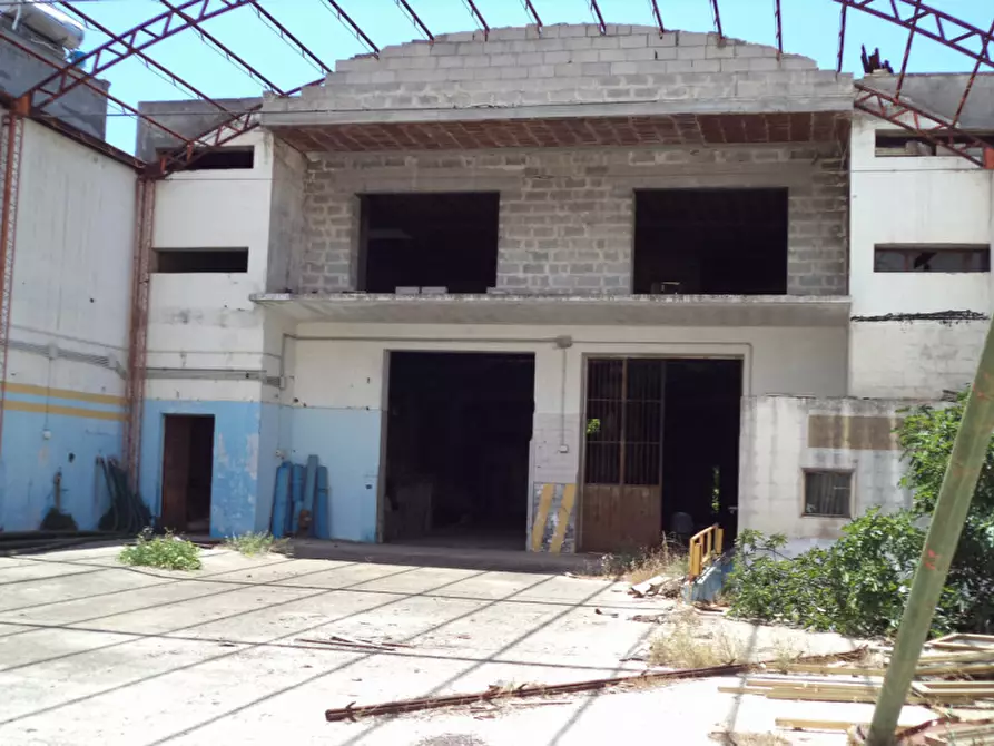 Immagine 3 di Capannone industriale in vendita  in Via Taviano a Racale