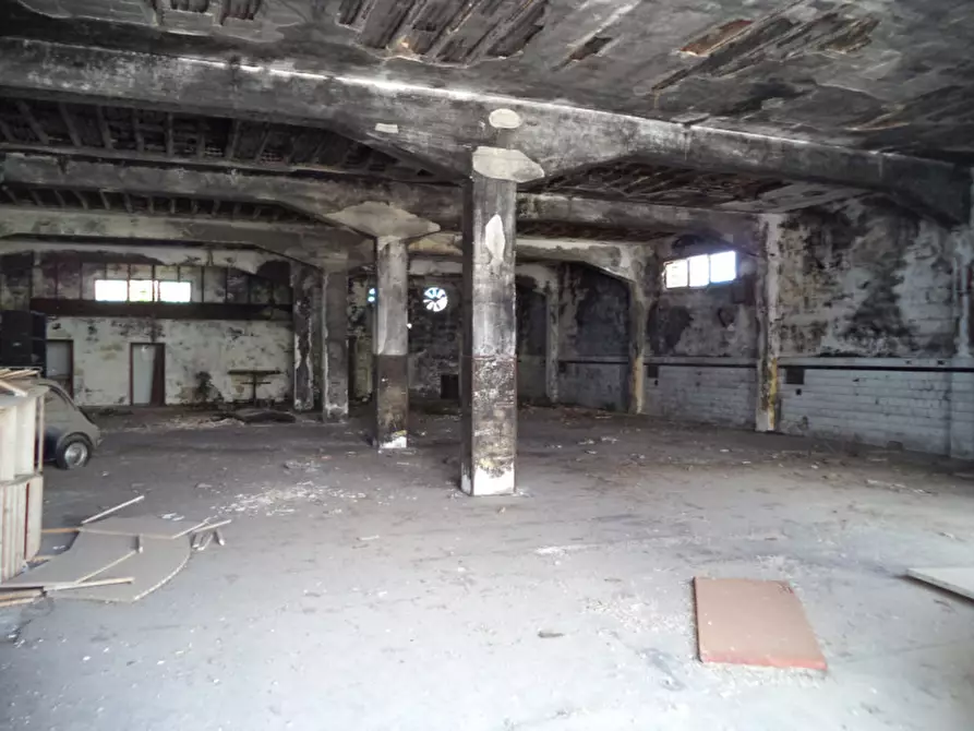 Immagine 5 di Capannone industriale in vendita  in Via Taviano a Racale