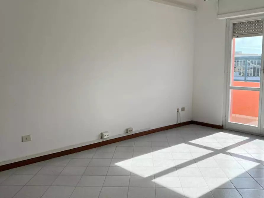 Immagine 3 di Ufficio in affitto  a Selargius