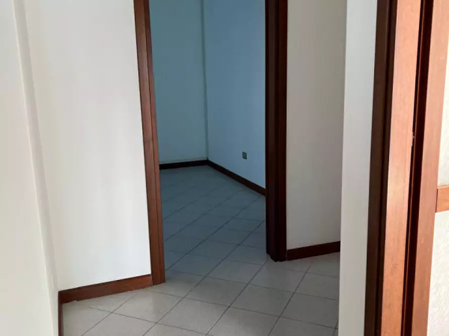 Immagine 6 di Ufficio in affitto  a Selargius