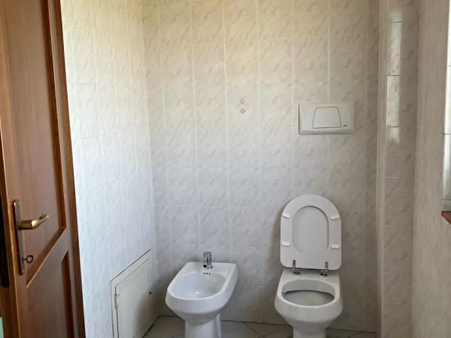 Immagine 7 di Ufficio in affitto  a Selargius