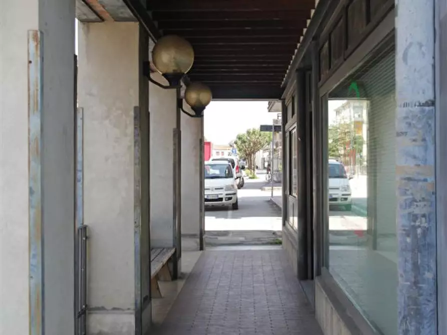 Immagine 20 di Negozio in affitto  in Via Roma a Dueville