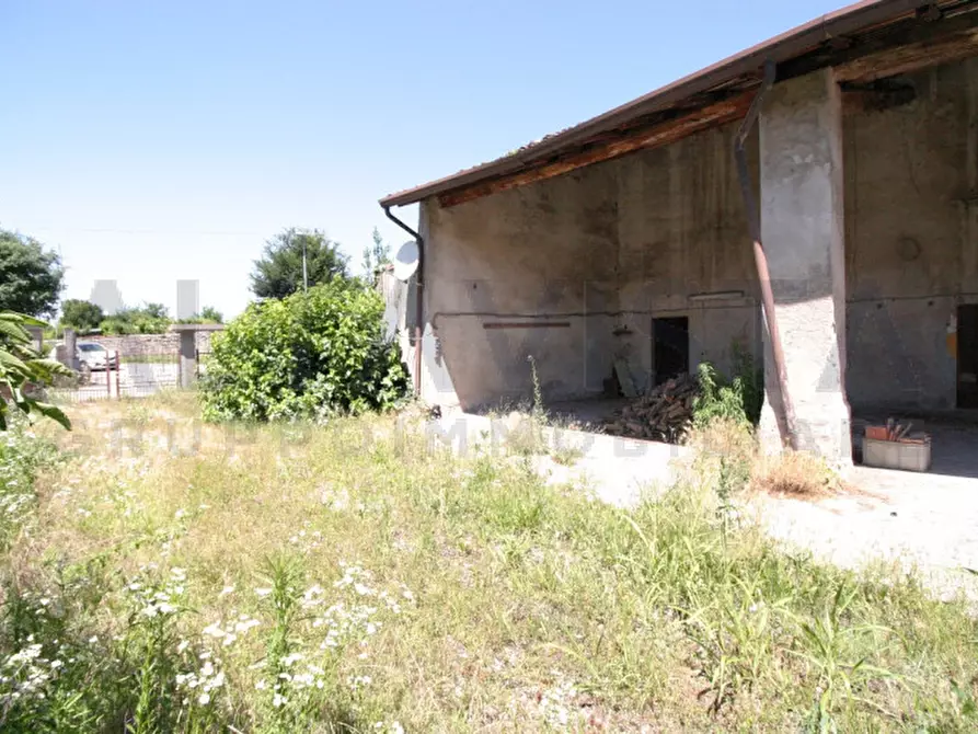 Immagine 10 di Rustico / casale in vendita  in via mazzini a Calcinato