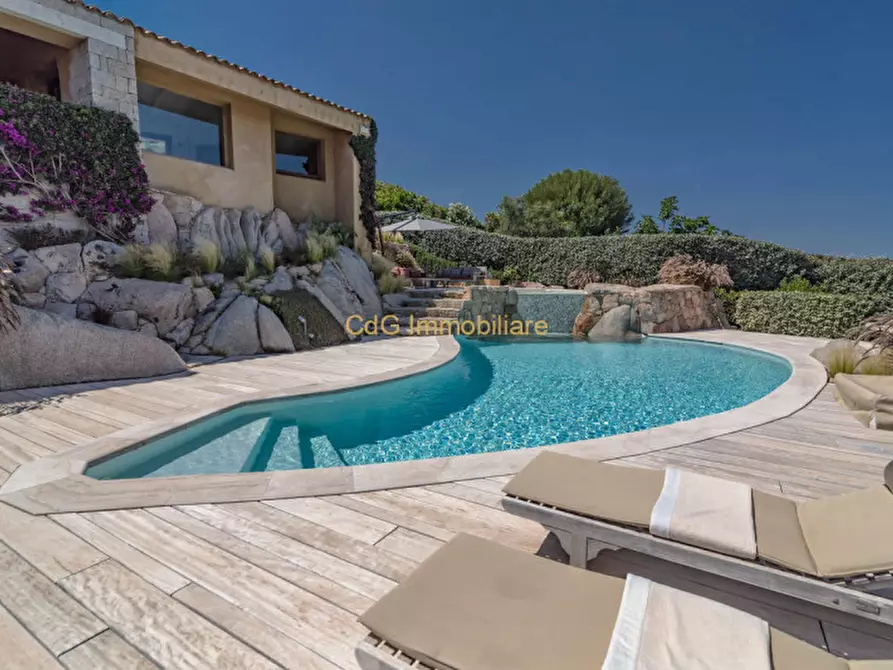 Immagine 1 di Villa in vendita  in via spargi lu impostu a San Teodoro