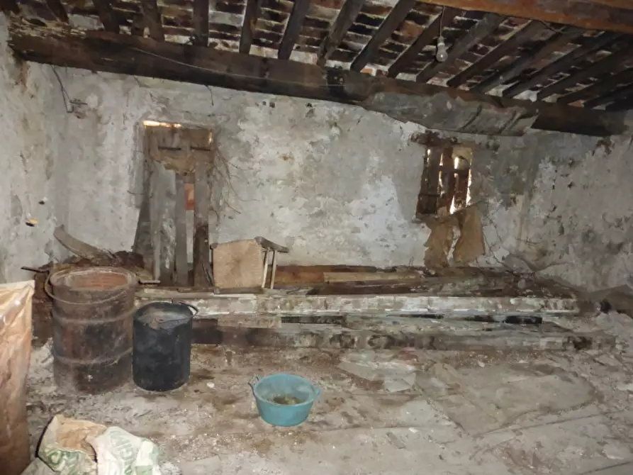 Immagine 12 di Rustico / casale in vendita  in Località Valle a Badia Calavena