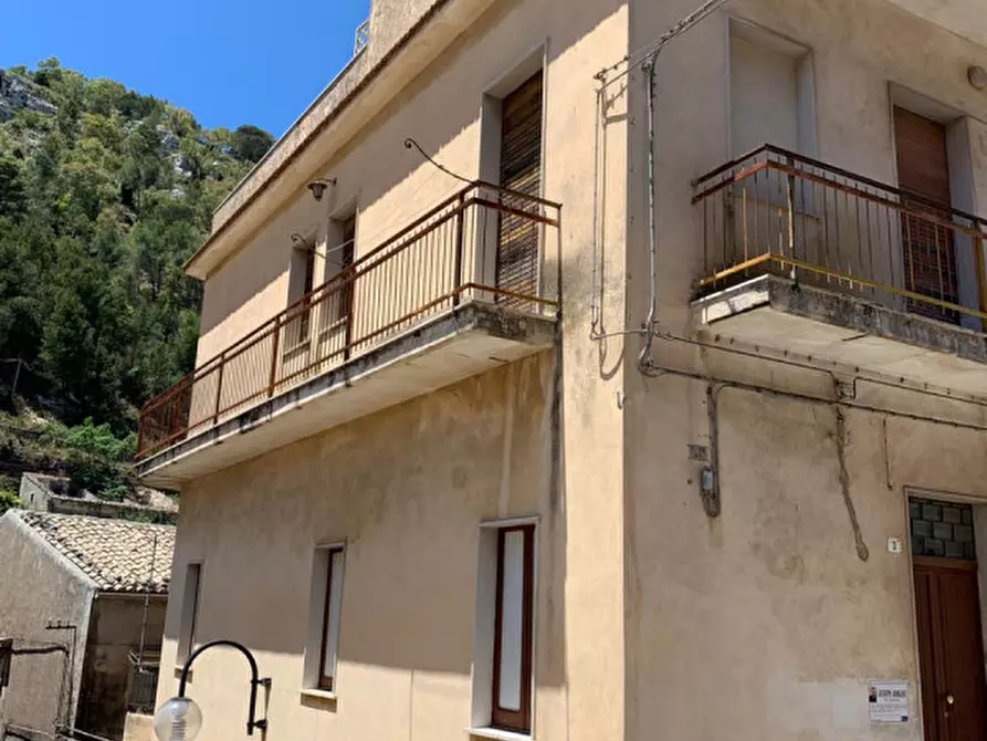 Immagine 4 di Casa indipendente in vendita  in Via Tirella a Modica