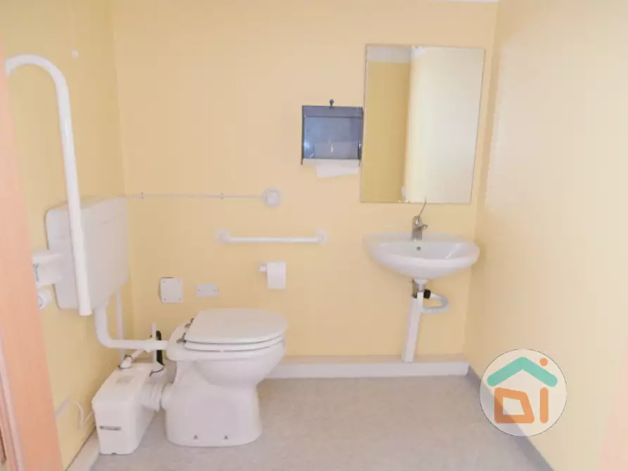 Immagine 12 di Ufficio in affitto  in via Corridoni 9 a Sagrado