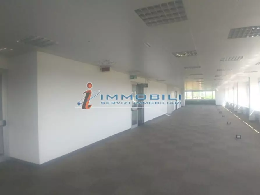 Immagine 12 di Ufficio in affitto  in VIA ACACIE a Basiglio