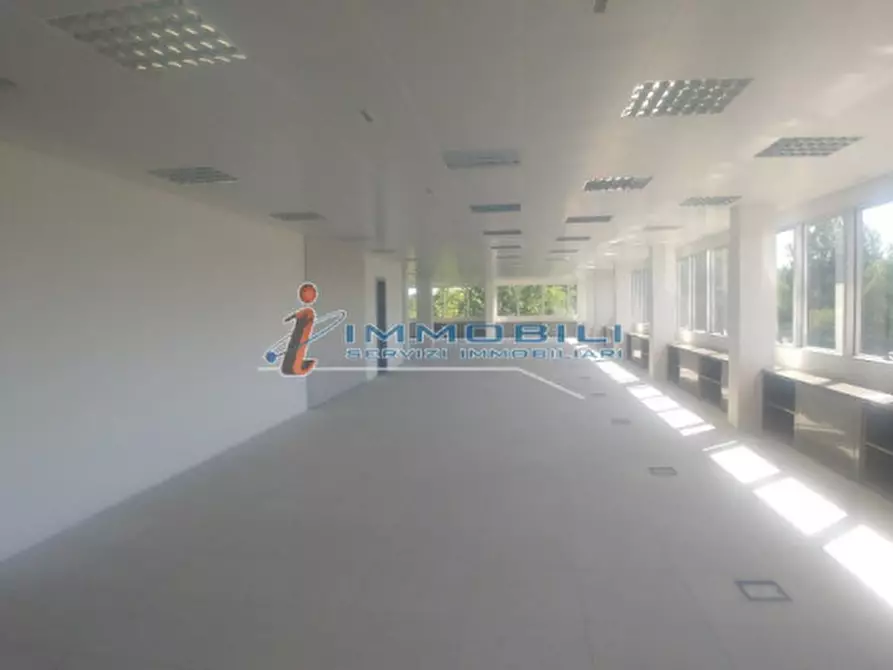 Immagine 4 di Ufficio in affitto  in VIA ACACIE a Basiglio