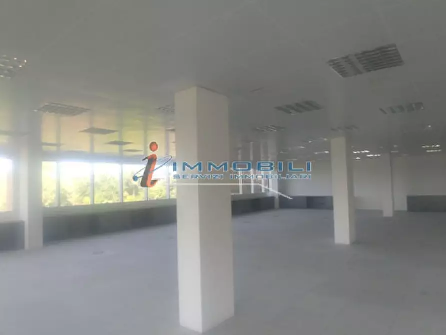 Immagine 9 di Ufficio in affitto  in VIA ACACIE a Basiglio