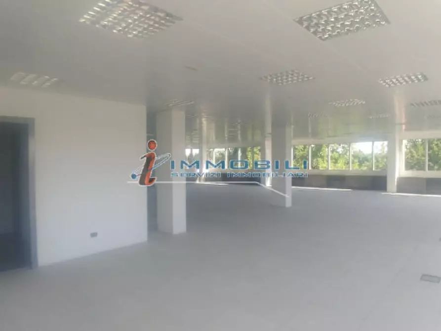 Immagine 5 di Ufficio in affitto  in VIA ACACIE a Basiglio