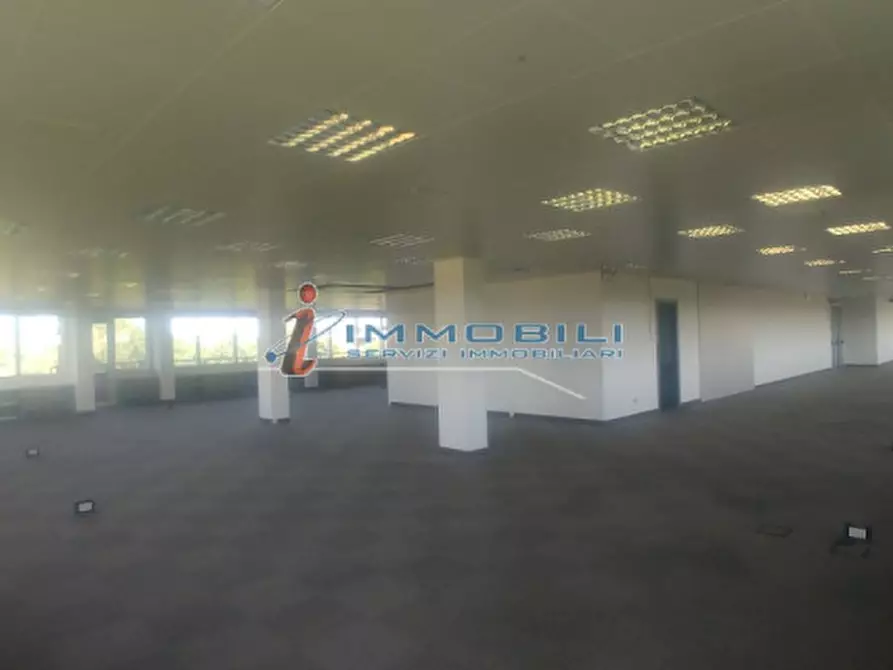 Immagine 14 di Ufficio in affitto  in VIA ACACIE a Basiglio