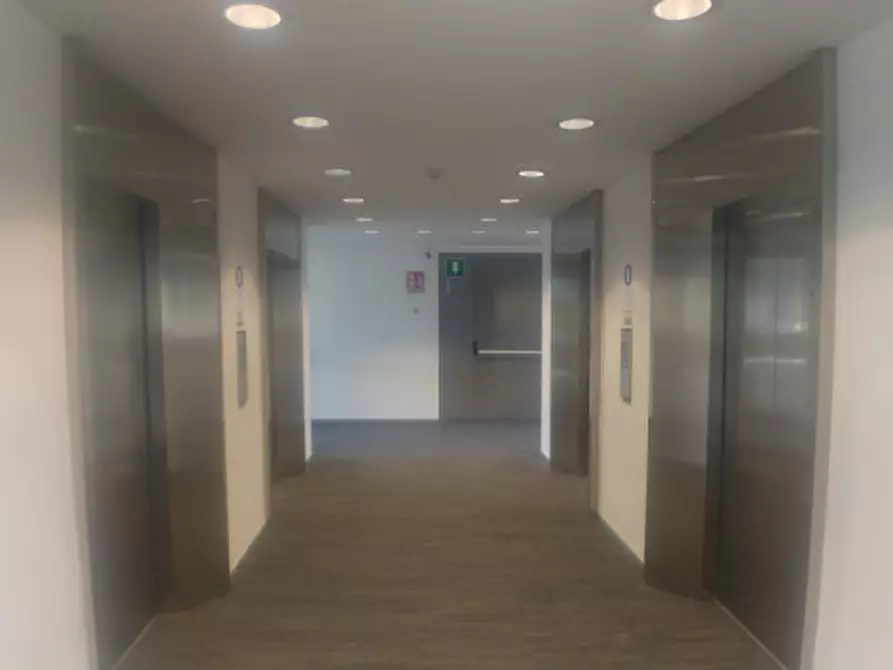 Immagine 21 di Ufficio in affitto  in VIA ACACIE a Basiglio