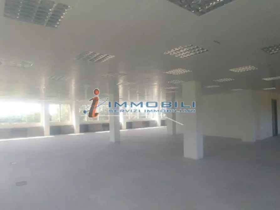 Immagine 9 di Ufficio in affitto  in VIA ACACIE a Basiglio