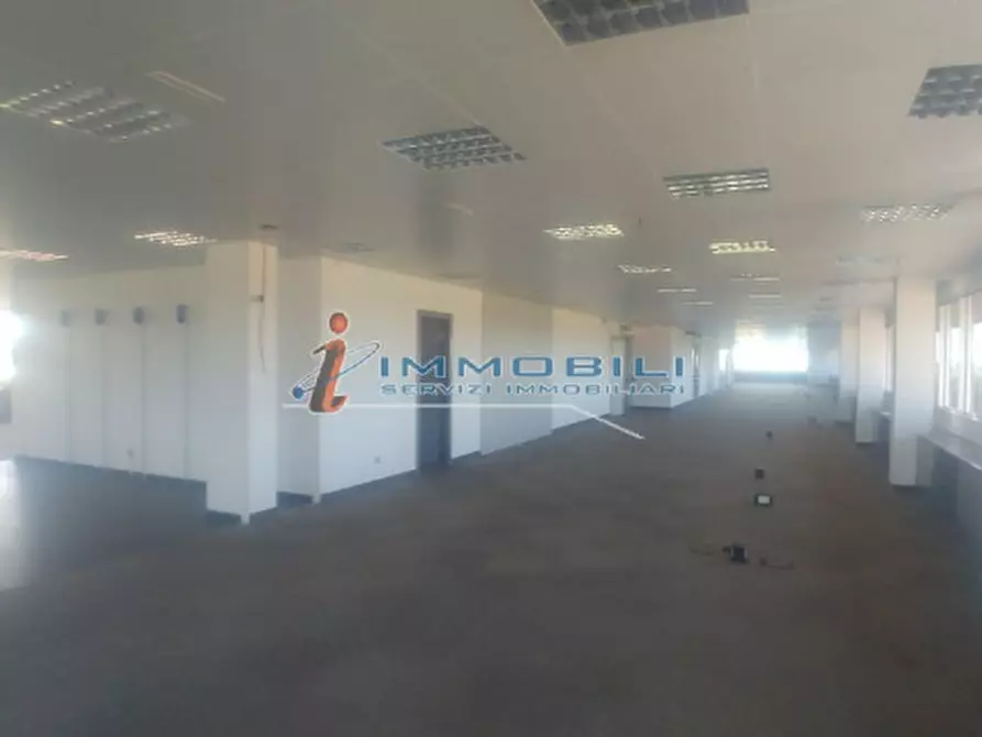 Immagine 12 di Ufficio in affitto  in VIA ACACIE a Basiglio