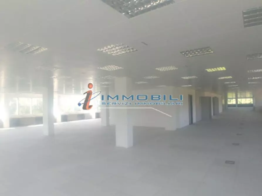 Immagine 7 di Ufficio in affitto  in VIA ACACIE a Basiglio