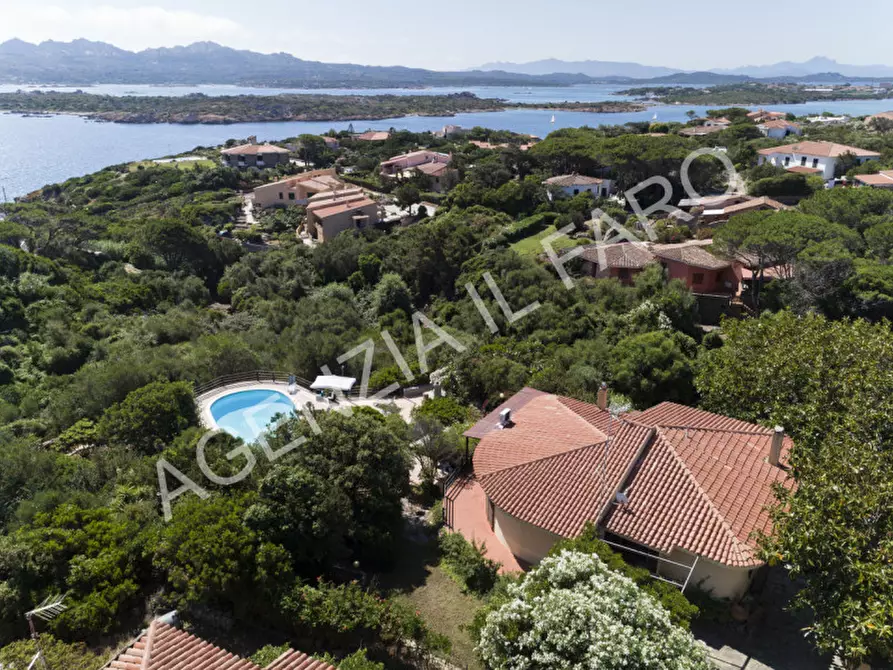 Immagine 2 di Villa in vendita  in Regione Gambino a La Maddalena