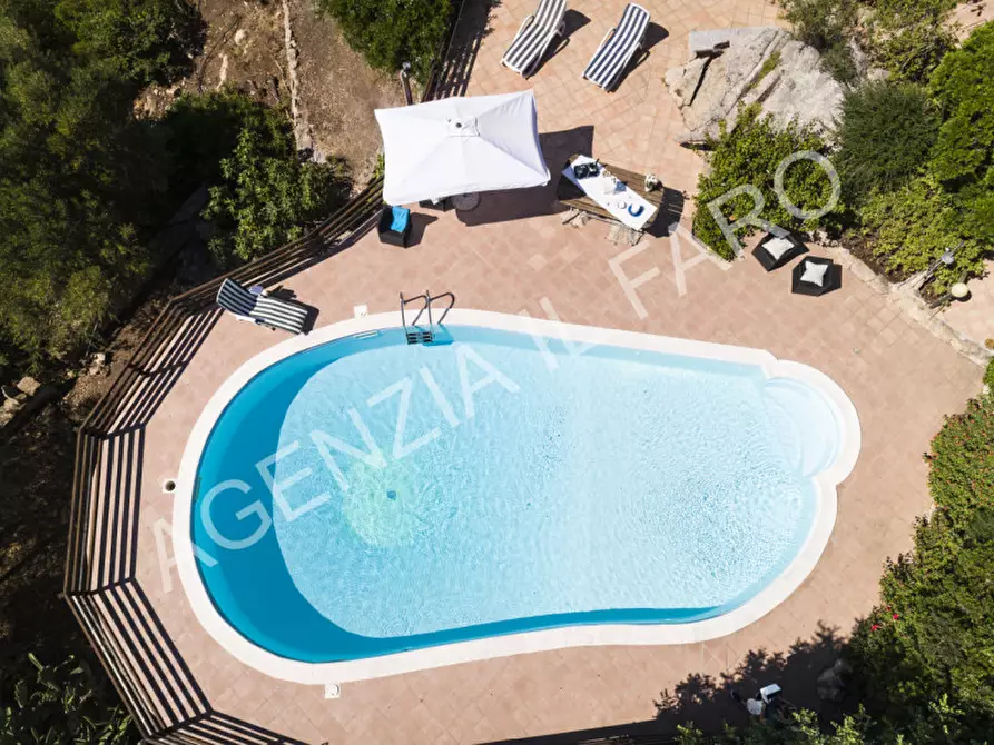 Immagine 6 di Villa in vendita  in Regione Gambino a La Maddalena