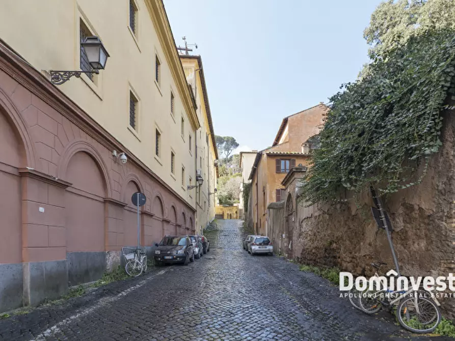 Immagine 27 di Appartamento in affitto  in Via delle Mantellate a Roma
