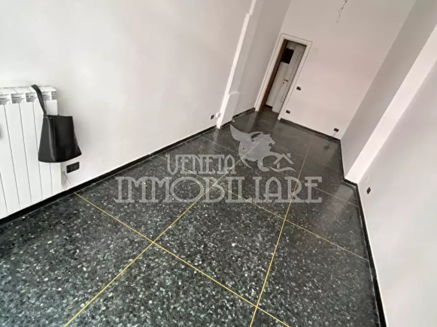Immagine 5 di Negozio in affitto  in via caffaro a Genova