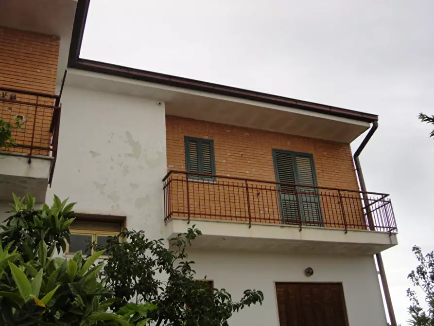 Immagine 25 di Villa in vendita  in via Prof G Adamo, 10 a Sannicandro Di Bari