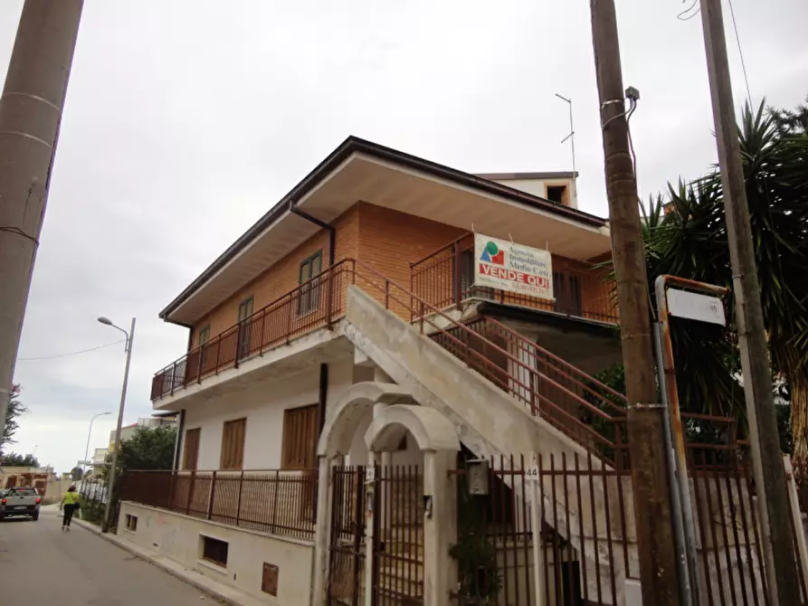 Immagine 27 di Villa in vendita  in via Prof G Adamo, 10 a Sannicandro Di Bari