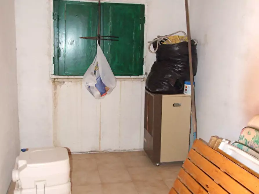 Immagine 8 di Terreno in vendita  in Via Pianella a Castel Sant'elia