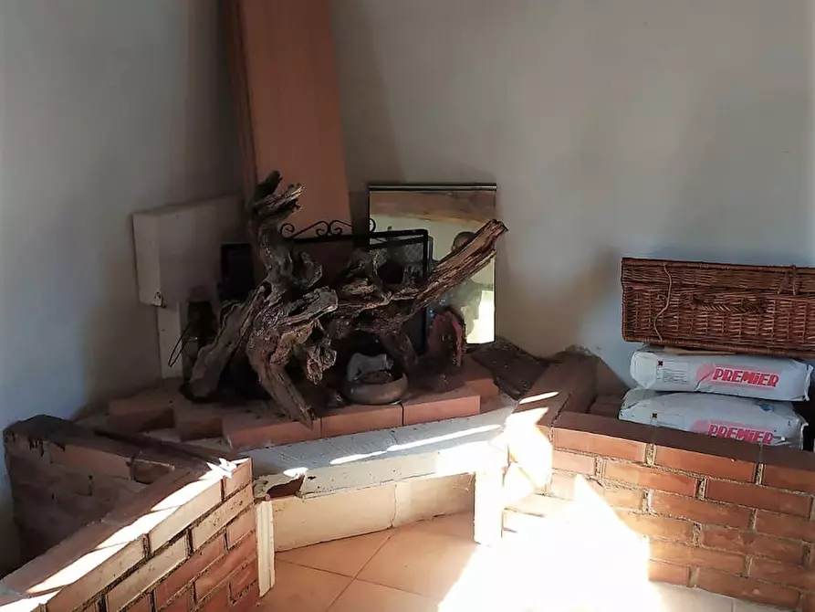 Immagine 16 di Terreno in vendita  in Via Pianella a Castel Sant'elia