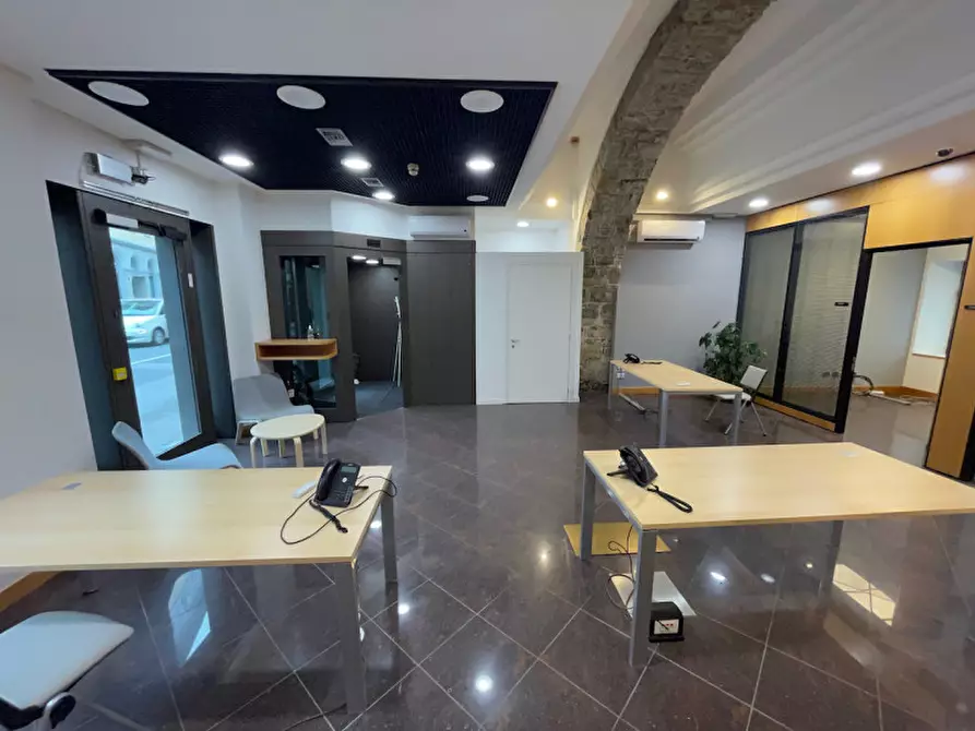 Immagine 2 di Attività commerciale in affitto  in san Giacomo in Monte 20 a Trieste