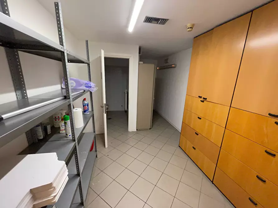 Immagine 15 di Attività commerciale in affitto  in san Giacomo in Monte 20 a Trieste