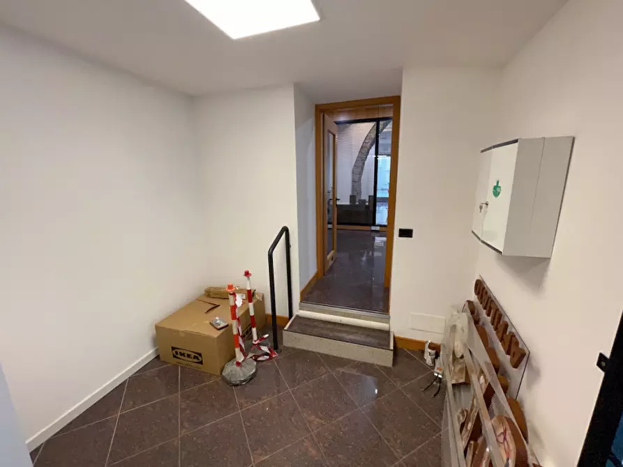 Immagine 19 di Attività commerciale in affitto  in san Giacomo in Monte 20 a Trieste
