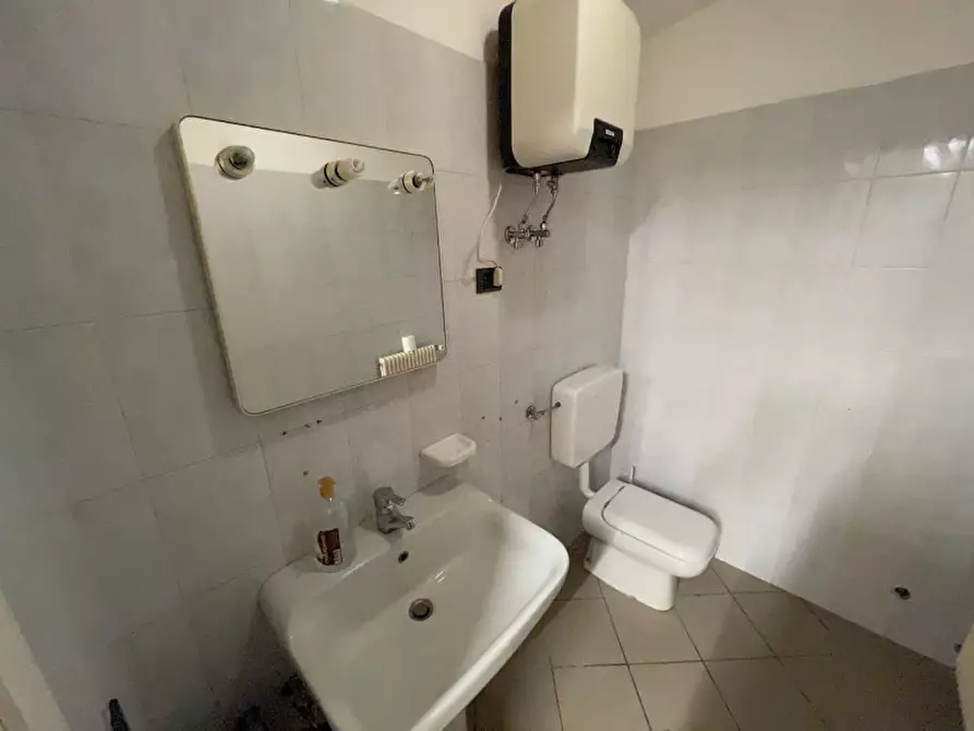 Immagine 25 di Attività commerciale in affitto  in san Giacomo in Monte 20 a Trieste