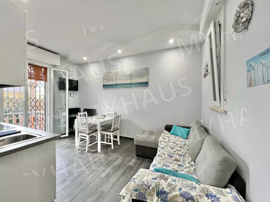 Immagine 2 di Appartamento in vendita  in giotto 27 a Cesenatico