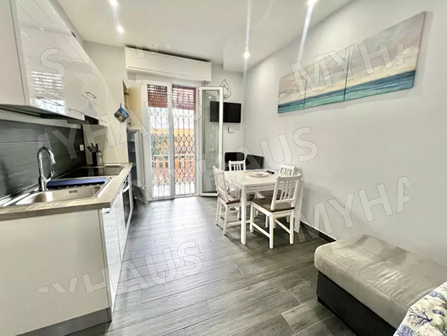 Immagine 6 di Appartamento in vendita  in giotto 27 a Cesenatico