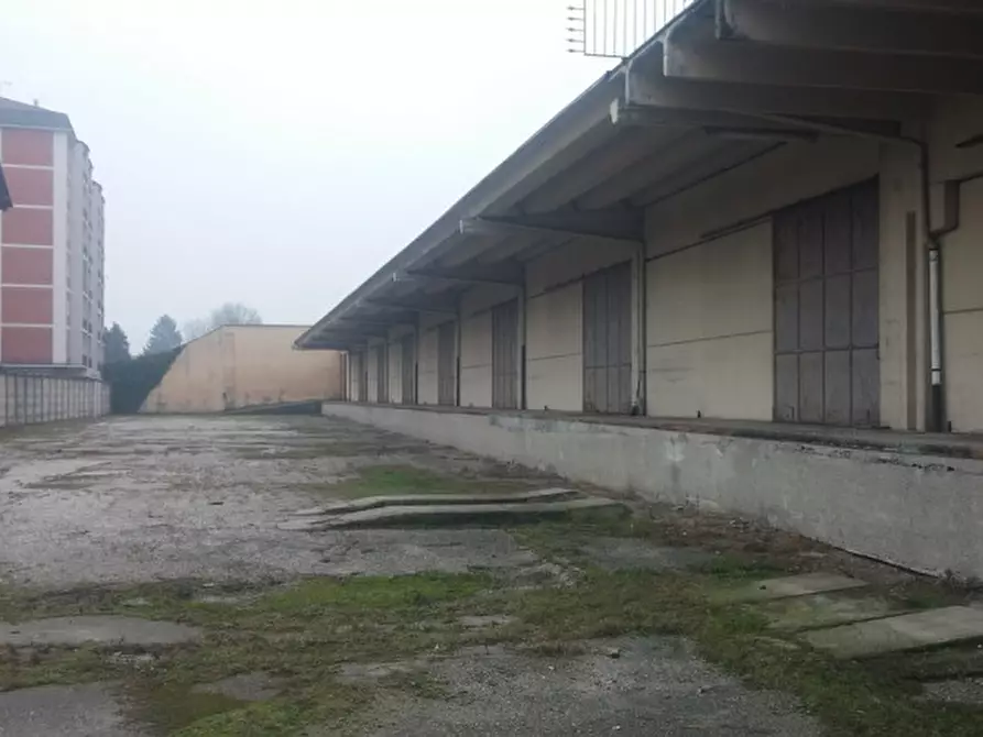 Immagine 12 di Laboratorio in vendita  in VIA MORO A. a Pioltello