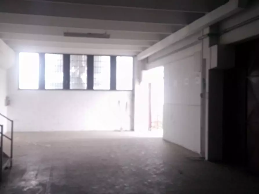 Immagine 13 di Laboratorio in vendita  in VIA MORO A. a Pioltello