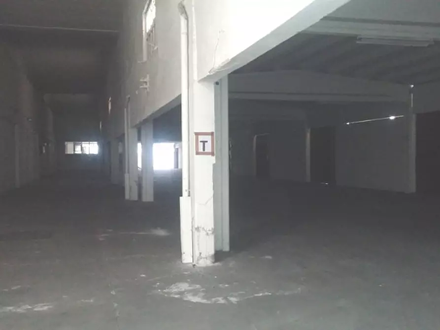 Immagine 20 di Laboratorio in vendita  in VIA MORO A. a Pioltello