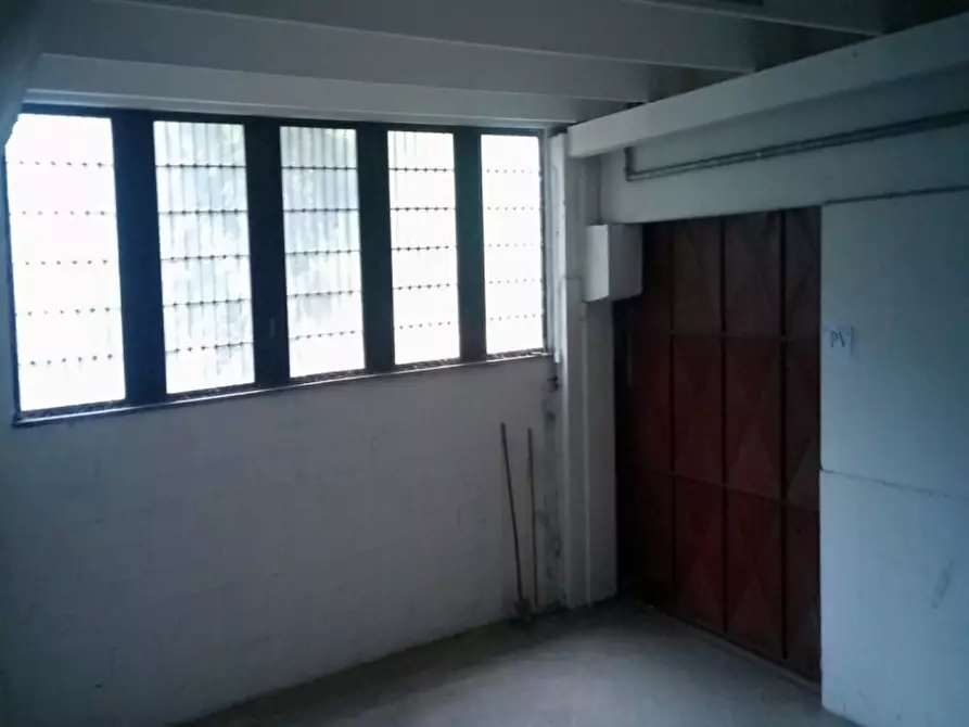 Immagine 4 di Magazzino in vendita  in VIA MORO A. a Pioltello