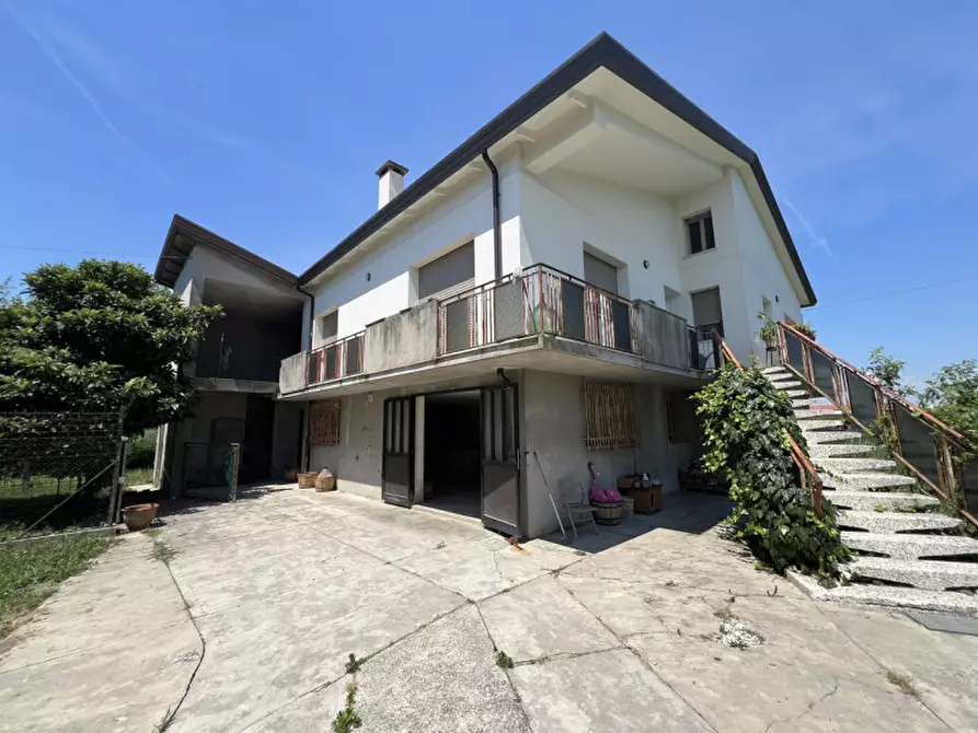Immagine 1 di Casa indipendente in vendita  in viale po a Rubano