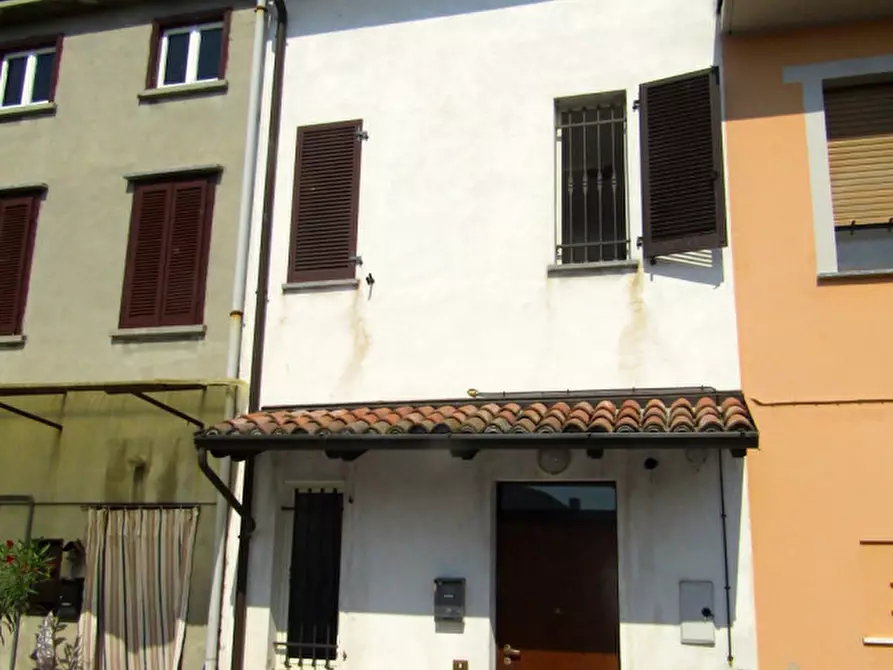 Immagine 1 di Villetta a schiera in vendita  in via Piave n° 78 a Sannazzaro De' Burgondi