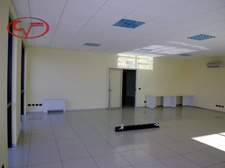 Immagine 3 di Ufficio in vendita  in strada lungarno a Terranuova Bracciolini