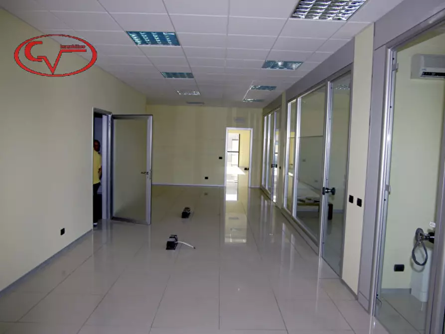 Immagine 17 di Ufficio in vendita  in strada lungarno a Terranuova Bracciolini