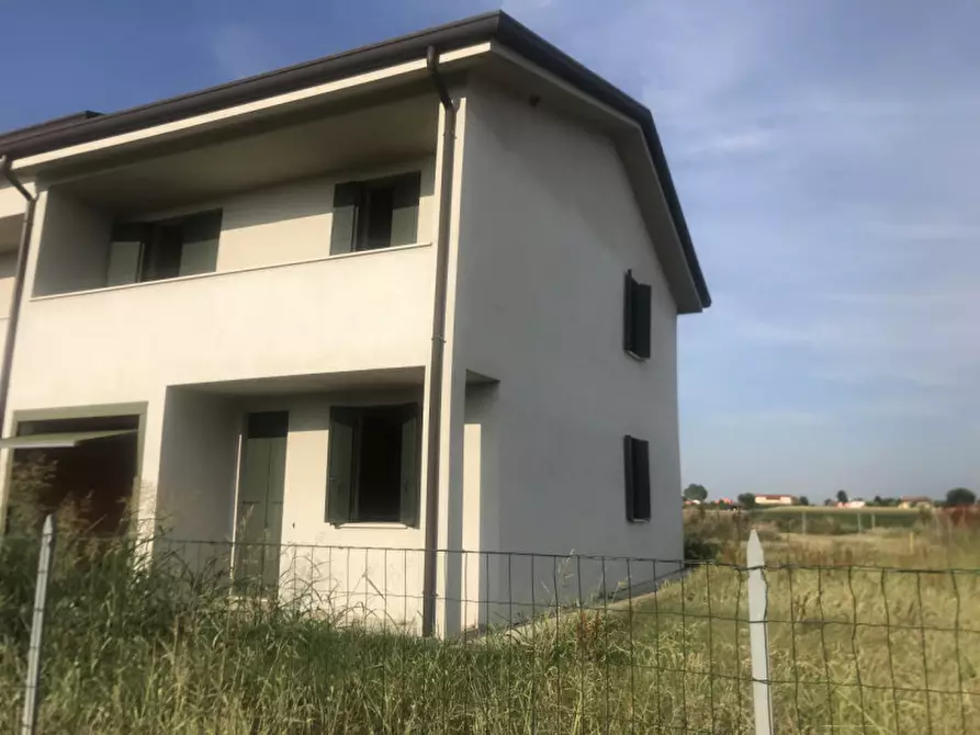 Immagine 8 di Villetta a schiera in vendita  a Solesino