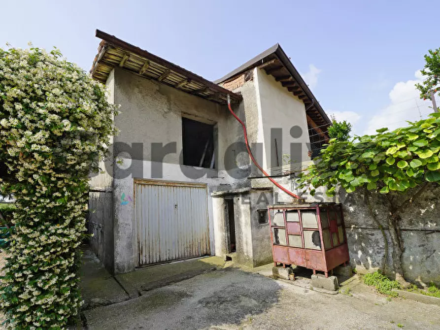 Immagine 4 di Rustico / casale in vendita  in Via Belvedere a Calvagese Della Riviera