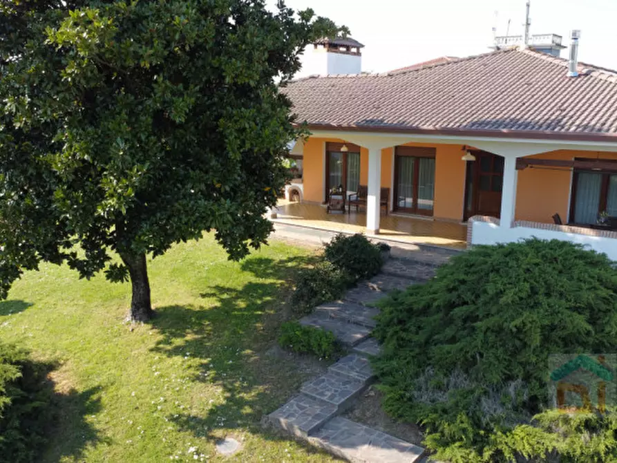 Immagine 31 di Villa in vendita  in via villa 51 a Bagnaria Arsa