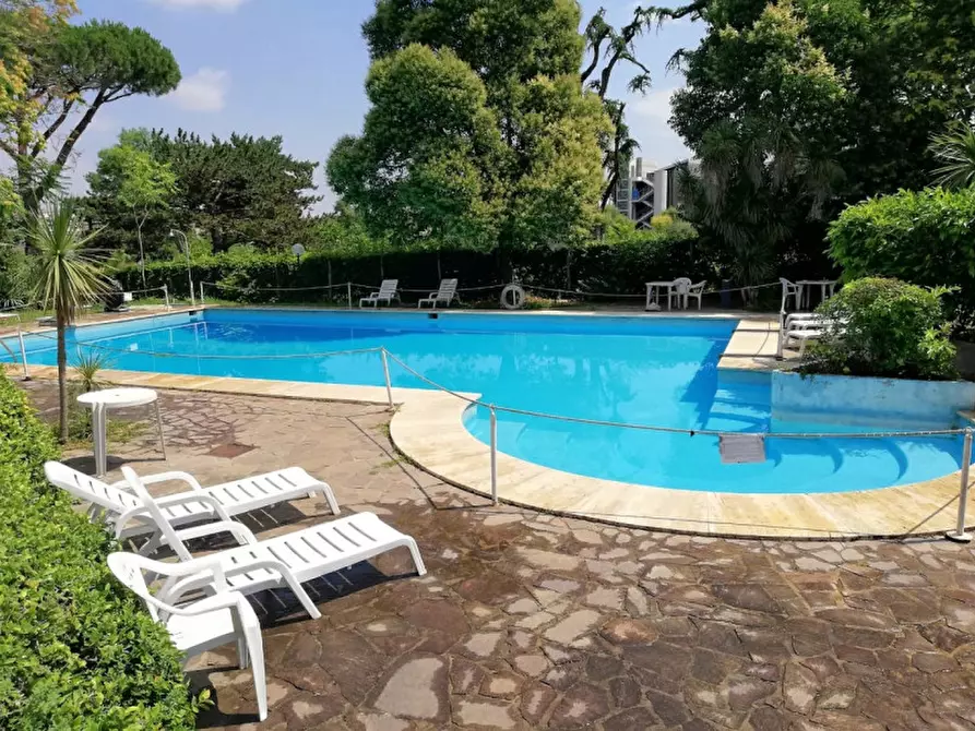 Immagine 1 di Appartamento in vendita  in Via Bogliasco a Roma