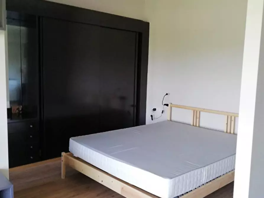 Immagine 4 di Appartamento in vendita  in Via Bogliasco a Roma